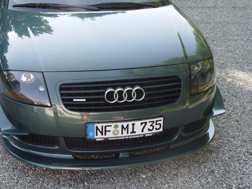 Audi TT 8N DMC Frontspoiler Detailaufnahme grüner TT