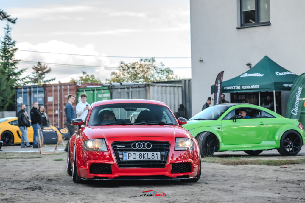 Audi TT 8N DMC Widebodykit - zwei TTs auf Autotreffen