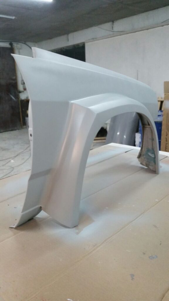 Kotflügelverbreiterung vorne für einen Polo 86c Coupe