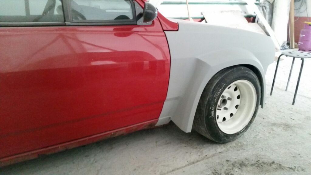 Kotflügelverbreiterung vorne für einen Polo 86c Coupe