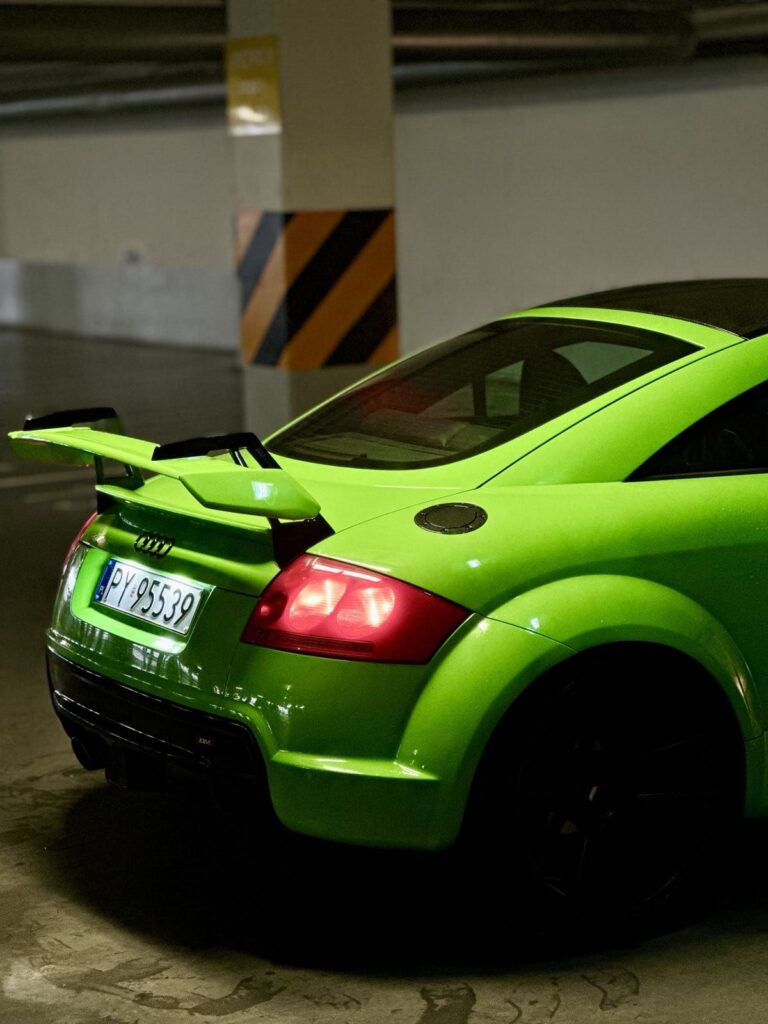 Audi TT 8N DMC Heckspoiler Konzept2 - Posen in der Tiefgarage